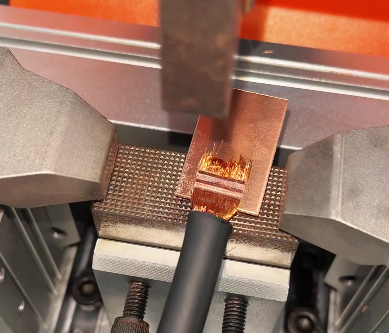 超聲波機(jī)動(dòng)車線束焊接機(jī)